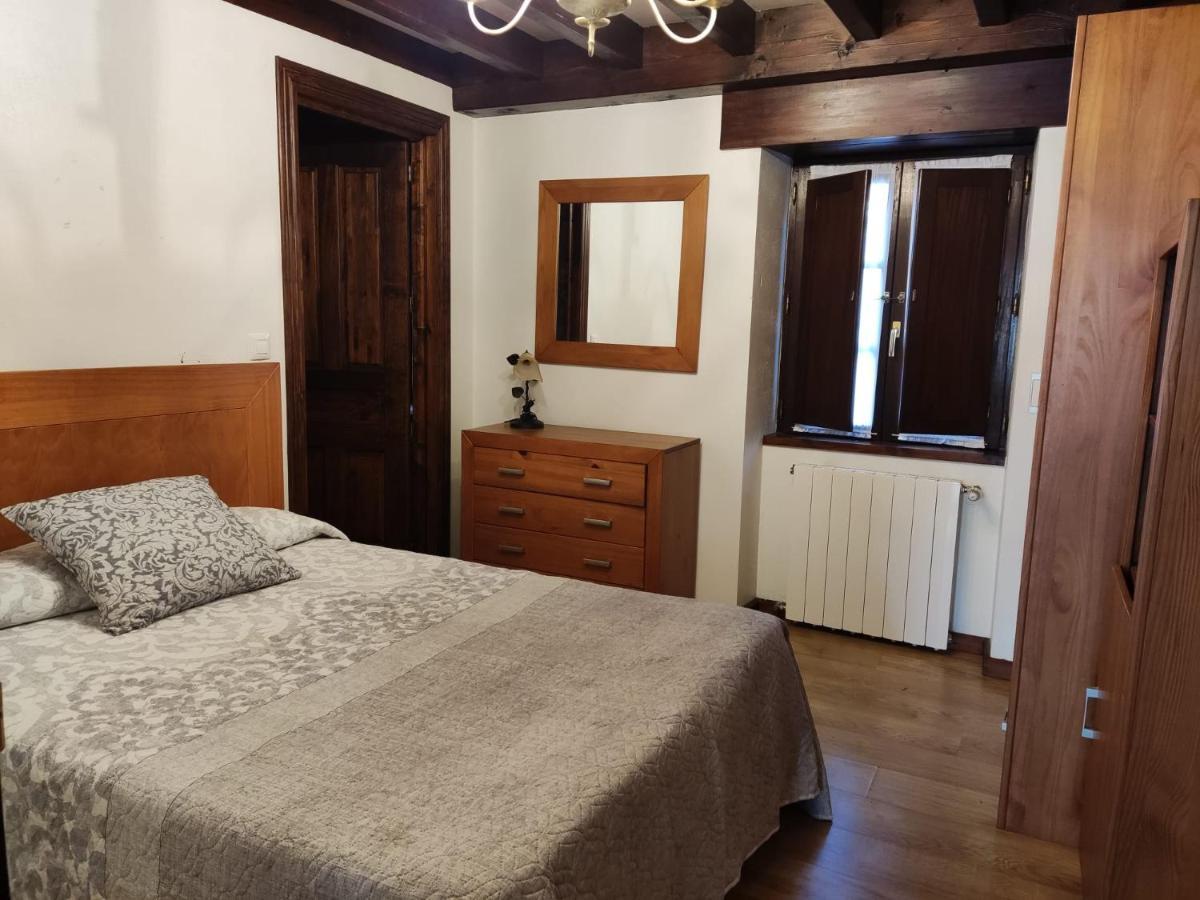 Apartamentos Llave De Santillana Santillana del Mar Exterior photo