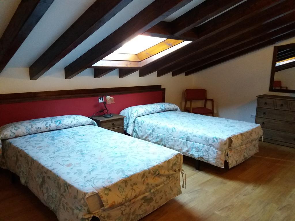 Apartamentos Llave De Santillana Santillana del Mar Exterior photo