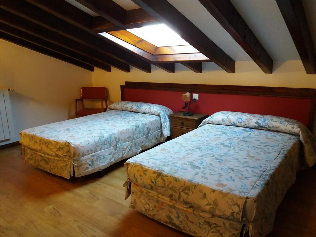 Apartamentos Llave De Santillana Santillana del Mar Exterior photo