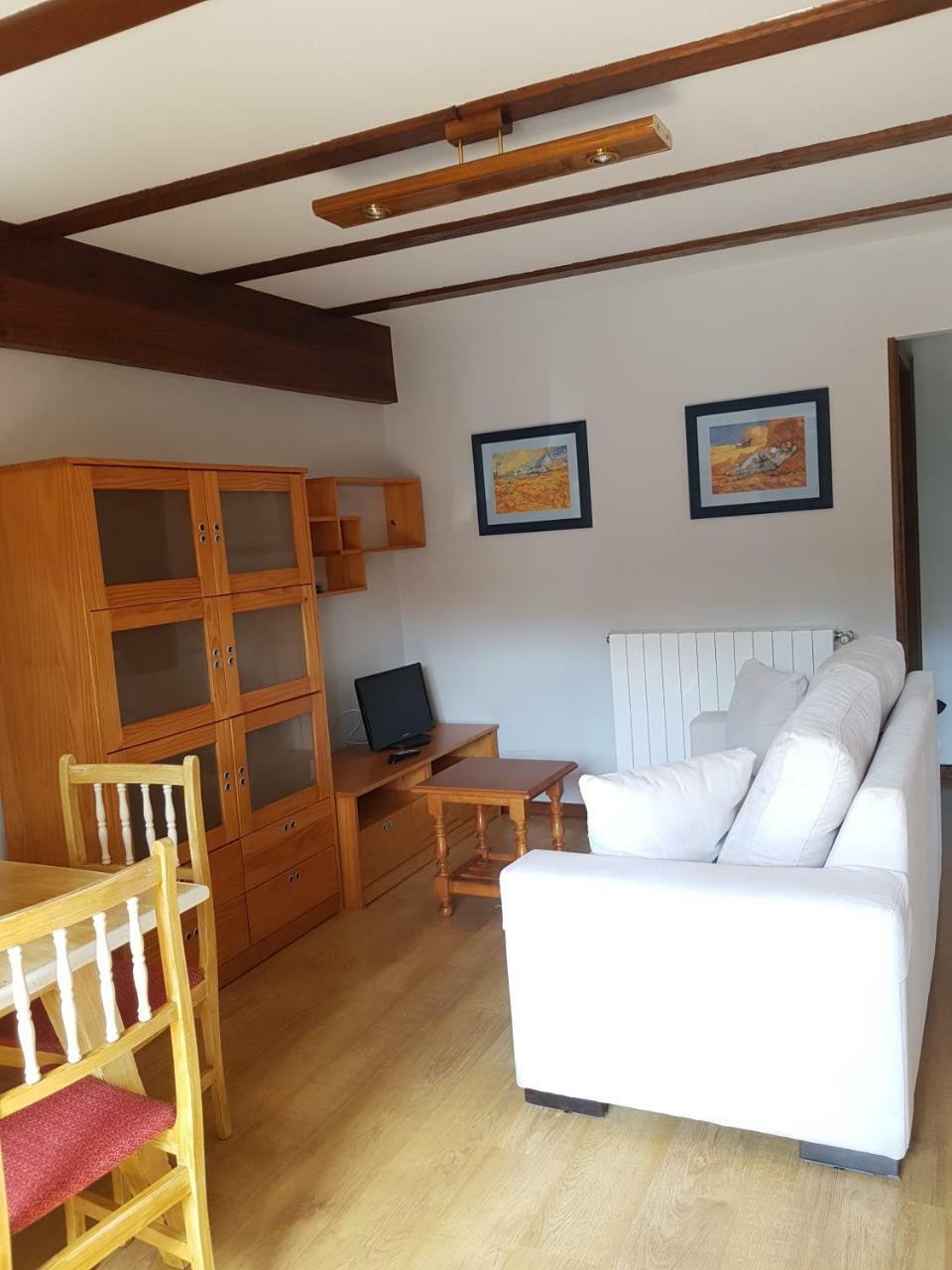 Apartamentos Llave De Santillana Santillana del Mar Exterior photo