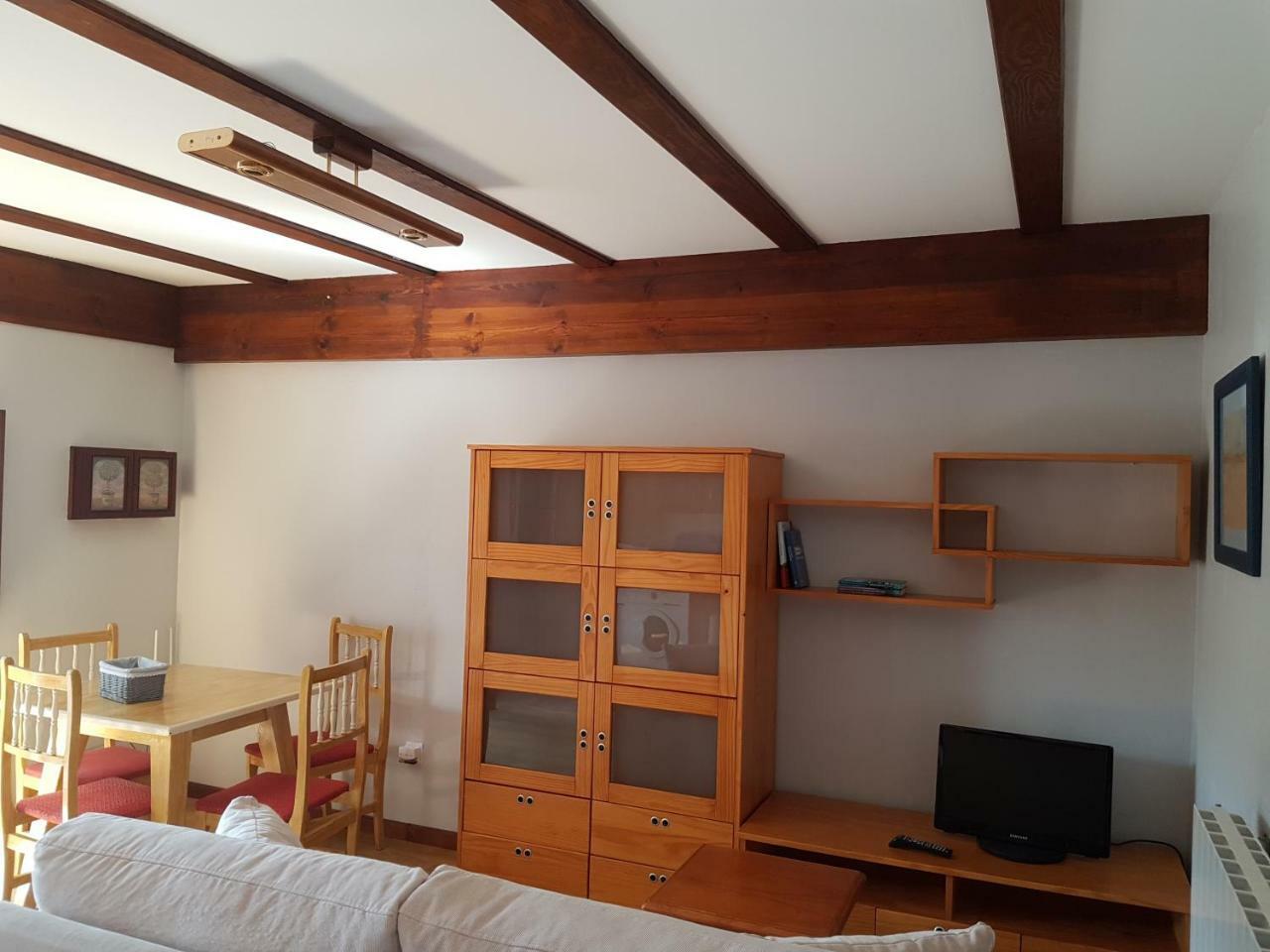 Apartamentos Llave De Santillana Santillana del Mar Exterior photo